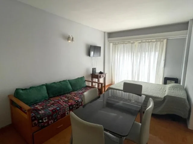 Departamentos, pisos y semipisos en Alquiler — Bolivar 2118