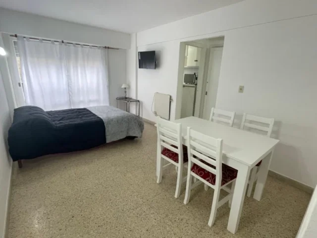 Departamentos, pisos y semipisos en Alquiler Temporario — bolivar 2118