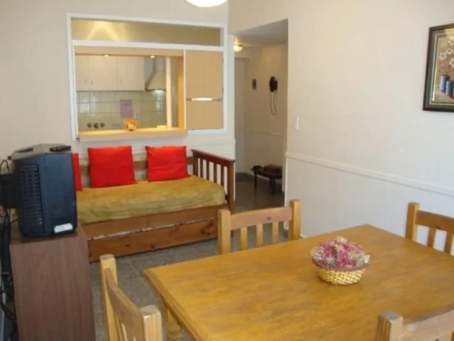 Departamentos, pisos y semipisos en Venta — ENTRE RIOS Y BELGRANO - 2 Amb. Todo externo