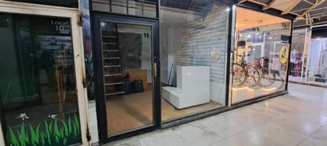 Locales en Venta — SANTA FE Y RIVADAVIA