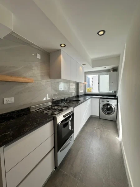 Departamentos, pisos y semipisos en Venta — San Luis y Rivadavia