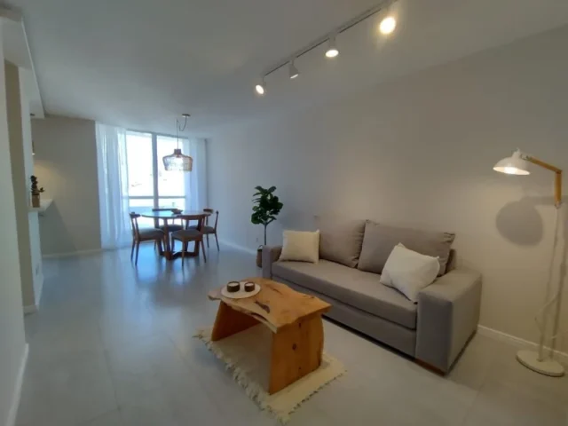 Departamentos, pisos y semipisos en Venta — Las Heras y Garay