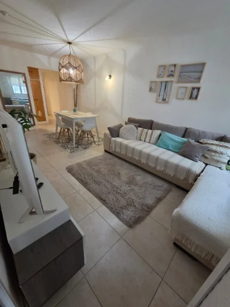 Departamentos, pisos y semipisos en Venta — Chacabuco y Catamarca