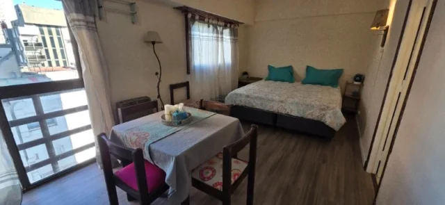 Departamentos, pisos y semipisos en Alquiler por Día — Av Luro y Santiago Del Estero