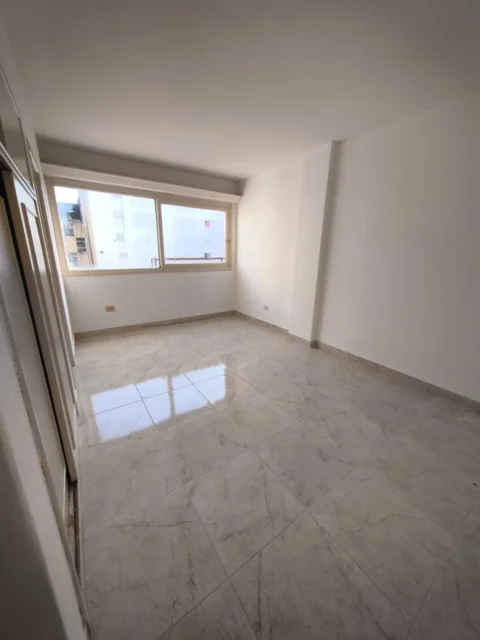 Departamentos, pisos y semipisos en Venta — Sarmiento y Alberti