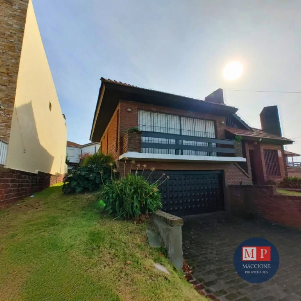 Casas, chalets en Alquiler — Vucetich 1260