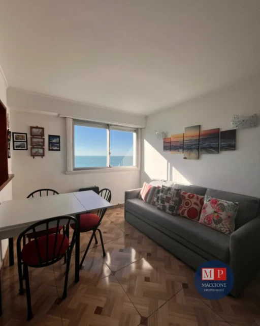 Departamentos, pisos y semipisos en Venta — Av Luro 2237