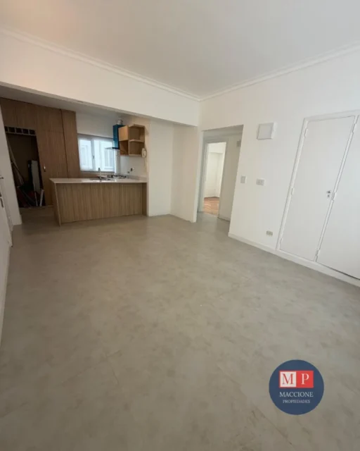 Departamentos, pisos y semipisos en Venta — La rioja 2300