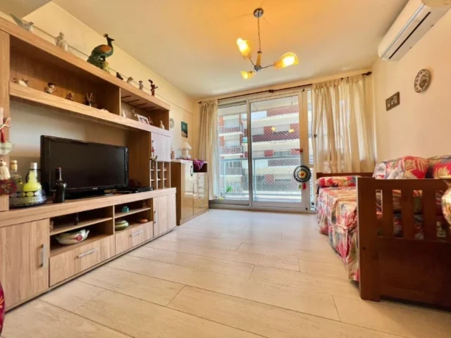 Departamentos, pisos y semipisos en Venta — Santiago del Estero 1500
