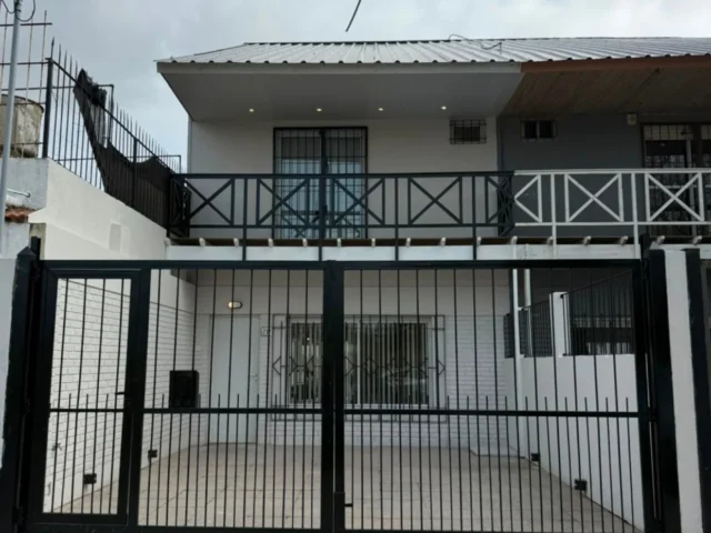 Dúplex en Venta — Libres del Sud 717