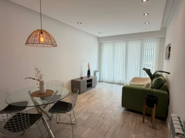 Departamentos, pisos y semipisos en Venta — Moreno 2255