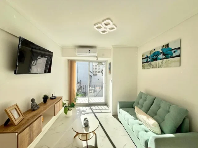 Departamentos, pisos y semipisos en Venta — Corrientes 2146