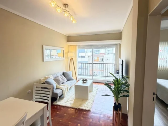 Departamentos, pisos y semipisos en Venta — Moreno 2234