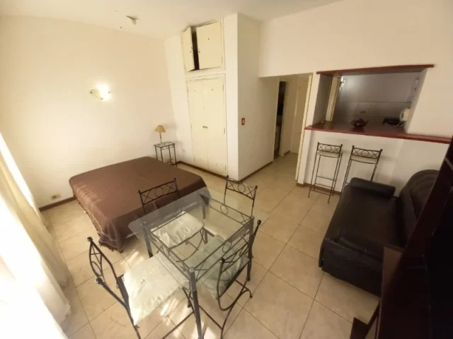 Departamentos, pisos y semipisos en Alquiler Temporario — Peatonal S Martin 2300