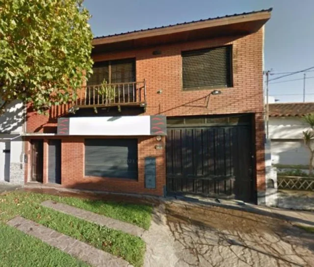 Casas, chalets en Venta — Juncal 2900