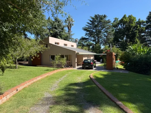 Casas, chalets en Venta — Argentina 495