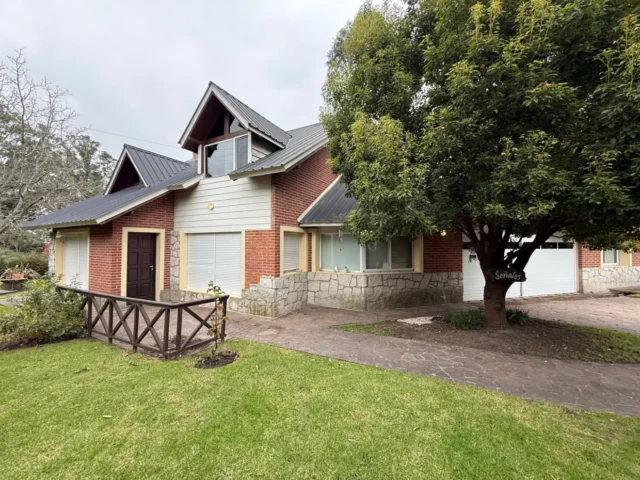 Casas, chalets en Venta — Domingo 878