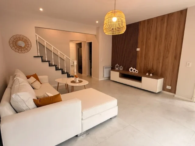 Casas, chalets en Venta — LAMADRID 2732