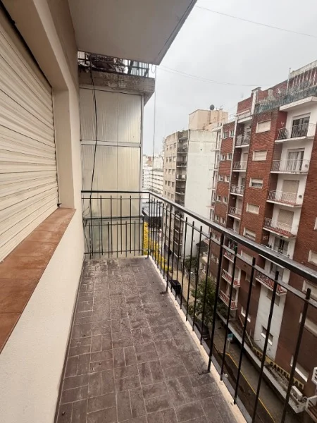 Departamentos, pisos y semipisos en Venta — Almirante Brown 2328