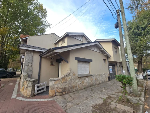 Casas, chalets en Venta — Olazabal 900