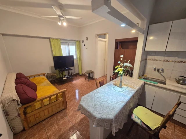 Departamentos, pisos y semipisos en Venta — Moreno 2269