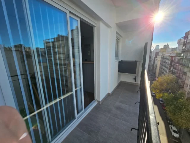 Departamentos, pisos y semipisos en Venta — Bolivar 2300