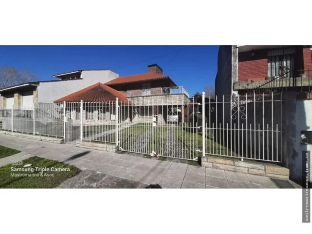 Casas, chalets en Venta — French 4800