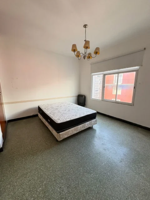 Departamentos, pisos y semipisos en Alquiler — Rivadavia 2333