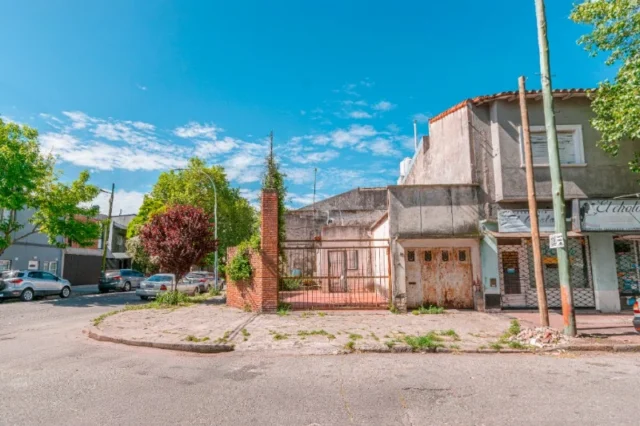 Casas, chalets en Venta — Jujuy esquina Ayacucho