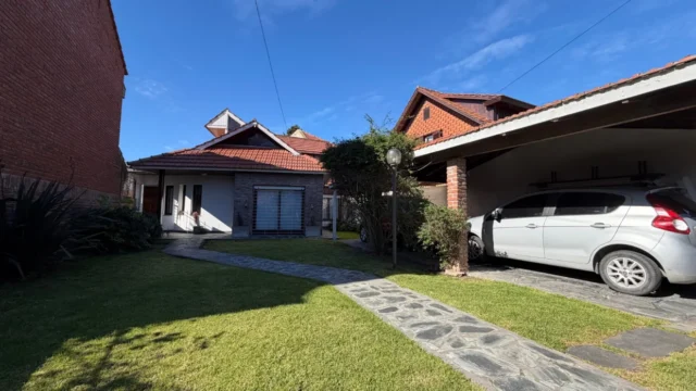 Casas, chalets en Venta — Artigas 1150