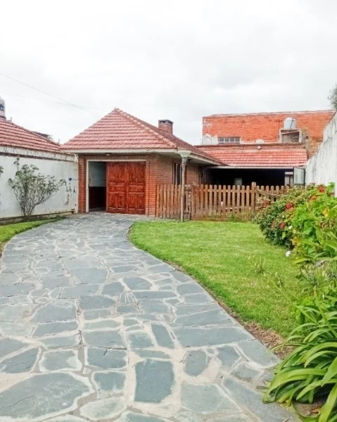Casas, chalets en Venta — Castelli y Jara