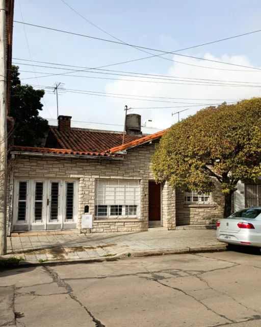 Casas, chalets en Venta — Salta y Falucho