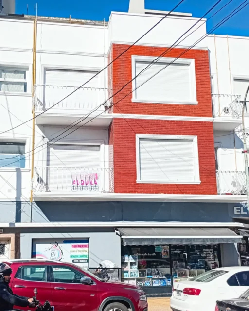 Departamentos, pisos y semipisos en Alquiler — Av. Independencia y Castelli