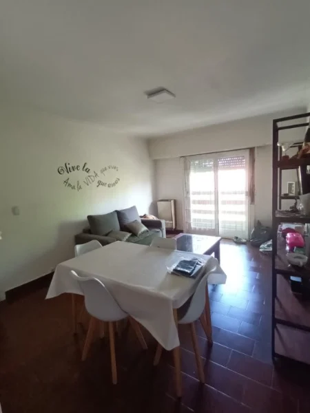 Departamentos, pisos y semipisos en Alquiler — Mugaburu 5300
