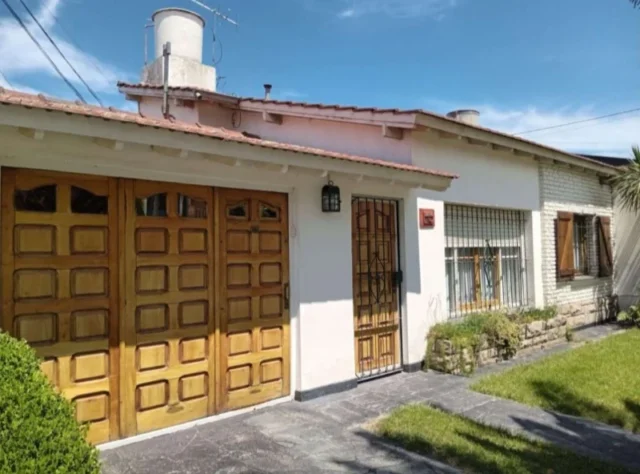 Casas, chalets en Venta — Arrue 1000