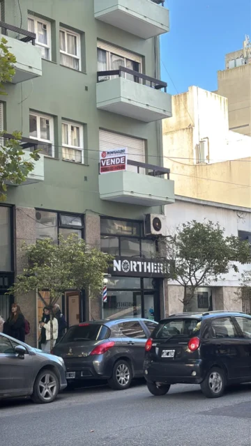 Departamentos, pisos y semipisos en Venta — Hipólito Irigoyen 2115