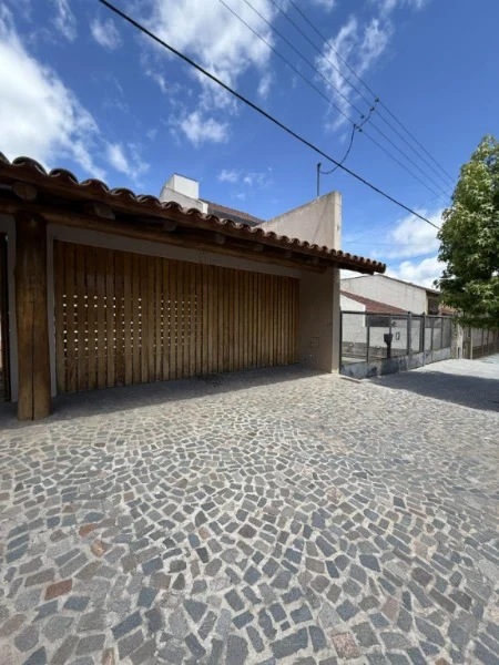 Casas, chalets en Venta — Av. René Favaloro 603