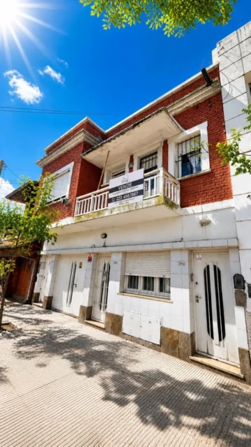 Casas, chalets en Venta — Rivadavia 3745