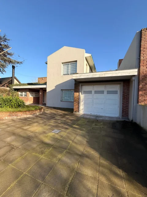 Casas, chalets en Alquiler — Ricardo Palma 1350