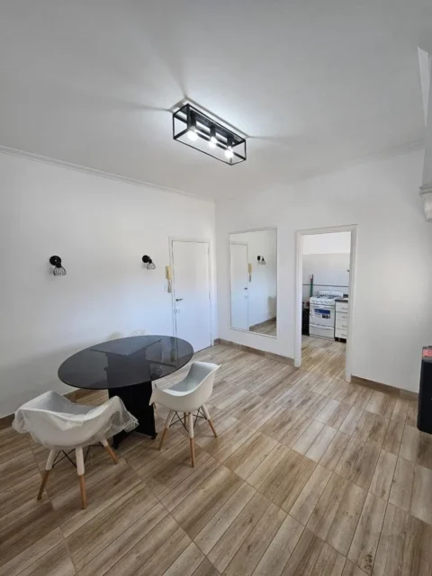 Departamentos, pisos y semipisos en Venta — Santiago del Estero 2883
