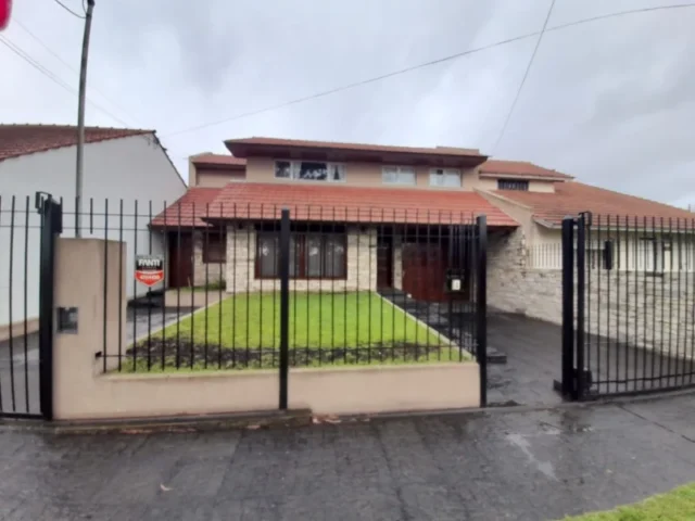 Casas, chalets en Venta — brandsen 5600