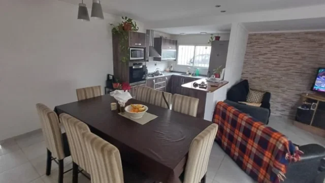 Casas, chalets en Venta — arrue 400