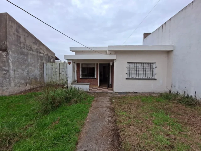 Casas, chalets en Venta — Necochea 5931