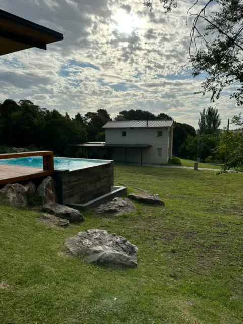 Casas, chalets en Alquiler — C. Daniela 575