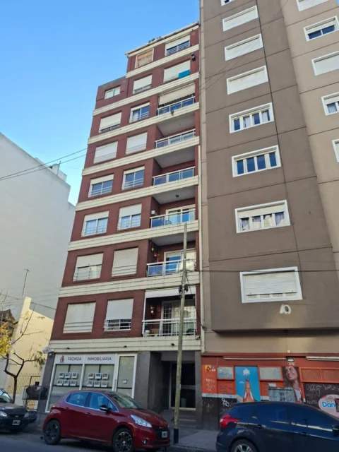 Departamentos, pisos y semipisos en Alquiler — Córdoba 2300