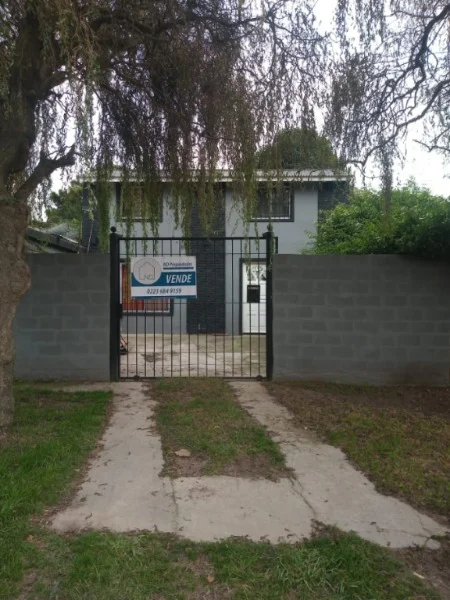 Casas, chalets en Venta — Bermejo 2819