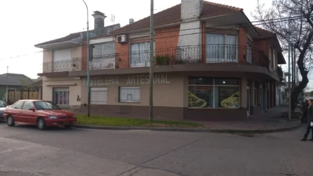 Locales en Venta — Alberti y Malvinas