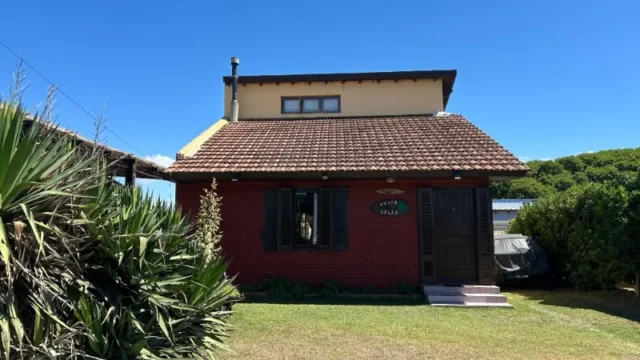 Casas, chalets en Venta — Sta. Rosa 946
