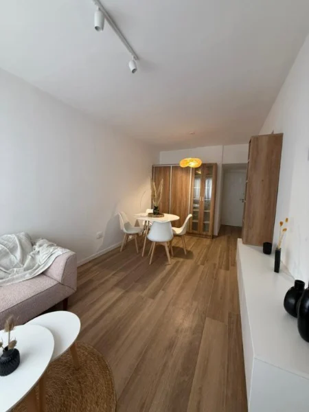 Departamentos, pisos y semipisos en Venta — Moreno 2550
