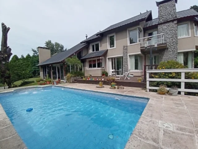 Casas, chalets en Venta — C. Leandro 30